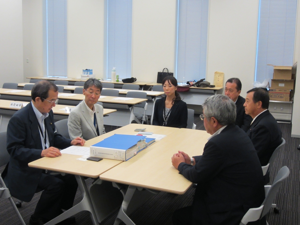 総会に先立って監査会（ふじみの市議会・萩市議会）