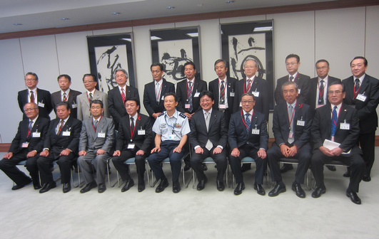 航空幕僚監部　中島邦祐幕僚副長［写真：前列中央］を表敬訪問